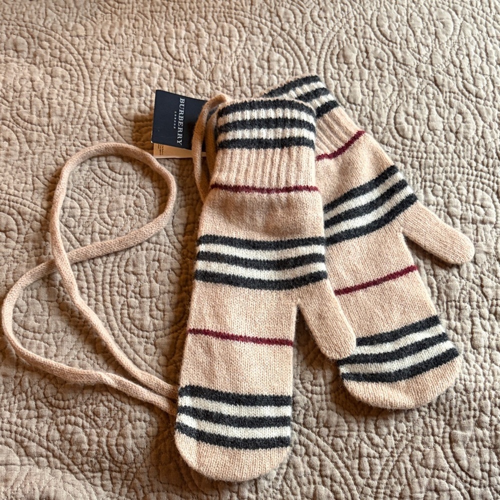 Vintage Burberry London Mittens